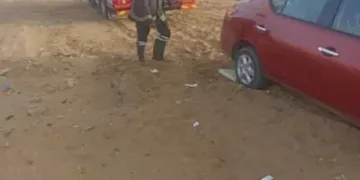 الأجهزة الأمنية بالقاهرة تنقذ سيدة علقت سيارتها بالرمال بالظهير الصحراوي للطريق الأوسطى