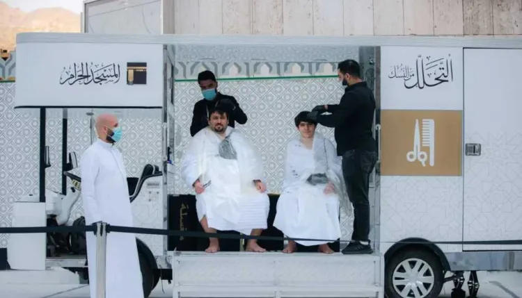 أكثر من مليوني معتمر يستفيدون من خدمة التحلل مجانًا في المسجد الحرام