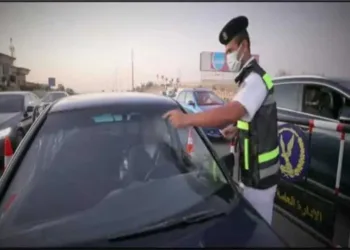 حملات مرورية مكثفة تسفر عن تحرير 803 مخالفات لعدم تركيب الملصق الإلكتروني وضبط 920 دراجة نارية بدون خوذة