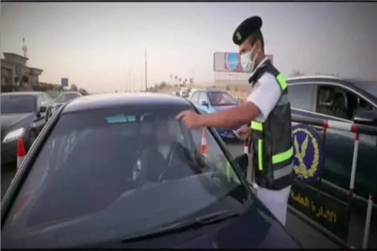 حملات مرورية مكثفة تسفر عن تحرير 803 مخالفات لعدم تركيب الملصق الإلكتروني وضبط 920 دراجة نارية بدون خوذة