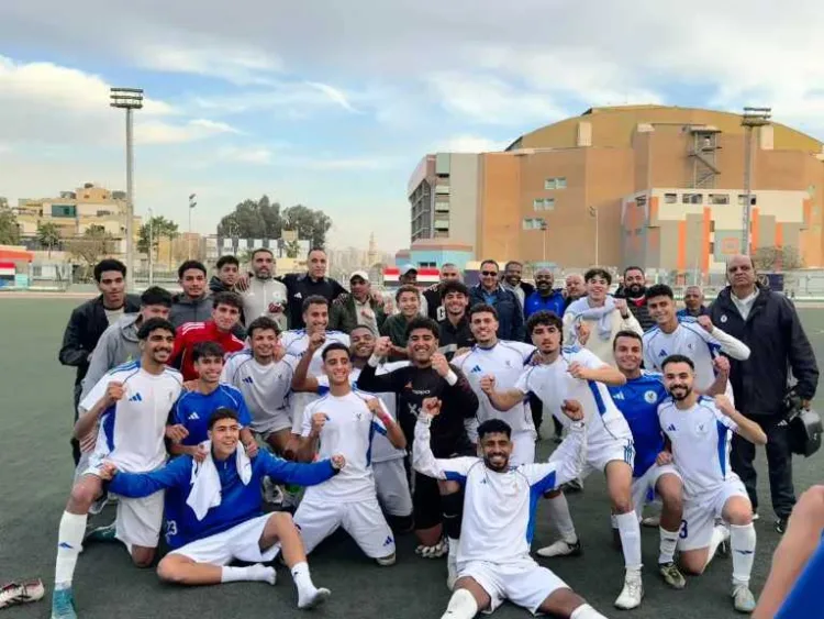 فريق كرة القدم اتحاد الشرطة 2005 ينافس على المركز الأول