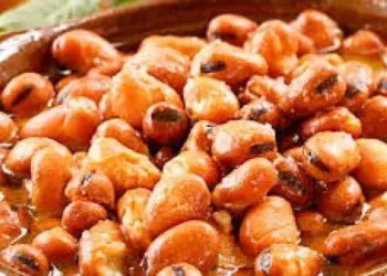 الفول المدمس: الطبق المصري القديم الذي لا يغيب عن موائد السحور في رمضان 2026