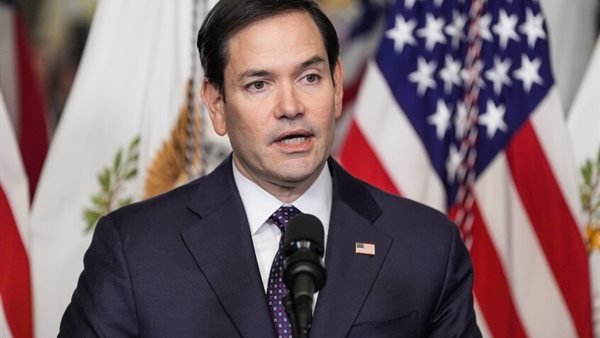 وزير الخارجية الأمريكي يؤكد: لا رسوم عبور لإيران في مضيق هرمز