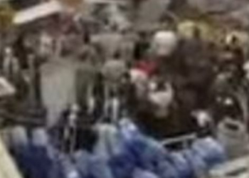 إخماد حريق مخزن الحديد بشارع الدكتور بالعمرانية