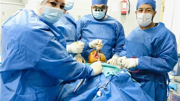 نجاح جراحة دقيقة لإعادة بناء عظام الوجه بمستشفى أجا النموذجي بعد حادث دراجة نارية