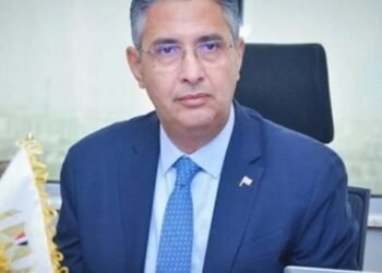 بعد رفع أسعار البنزين.. وزير التموين يكشف حقيقة تحريك سعر الخبز