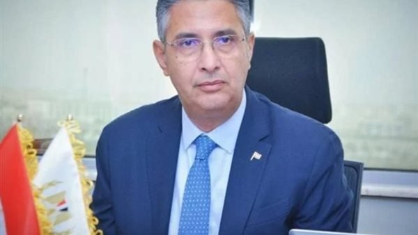 بعد رفع أسعار البنزين.. وزير التموين يكشف حقيقة تحريك سعر الخبز