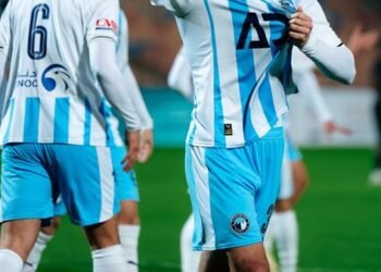 الكاف يحدد موعد قمة بيراميدز والجيش الملكي.. وطاقم تحكيم موريتاني لإياب ربع النهائي