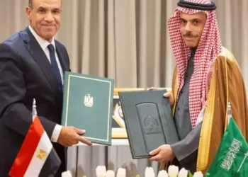 السعودية ومصر توقعان اتفاقية للإعفاء لحاملي الجوازات الدبلوماسية والخاصة