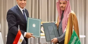 السعودية ومصر توقعان اتفاقية للإعفاء لحاملي الجوازات الدبلوماسية والخاصة