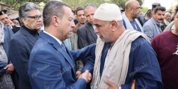 محافظ المنوفية يتقدم جنازة ضحايا ” حادث السادات ” ويقدم واجب العزاء لأسرهم