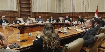 تحجيم الاستيراد وتوطين الصناعة: خطوة استراتيجية لحماية عرش السكر في مصر