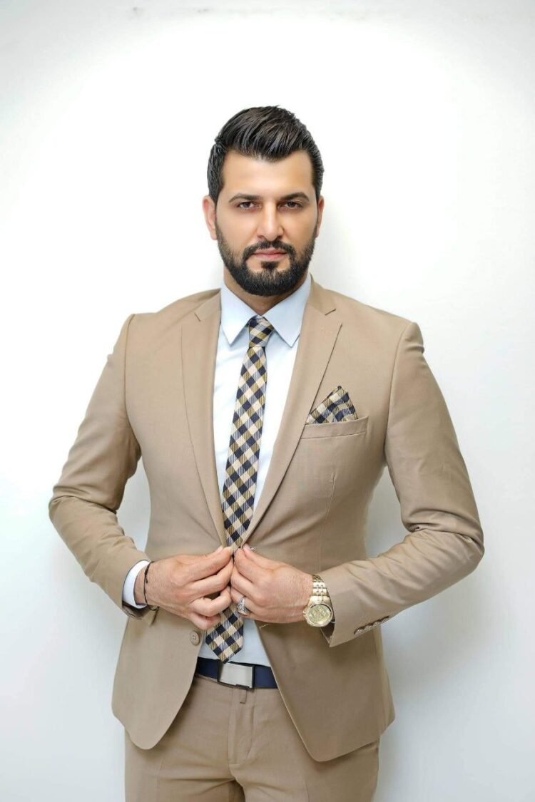 الفنان العراقي ستيوارت من أصول آشورية