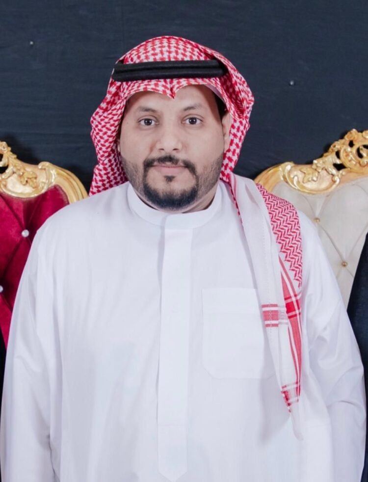 وائل القوزي.. رحلة إبداعية تجمع بين التصميم الاحترافي والتصوير وصناعة العدسات الرقمية