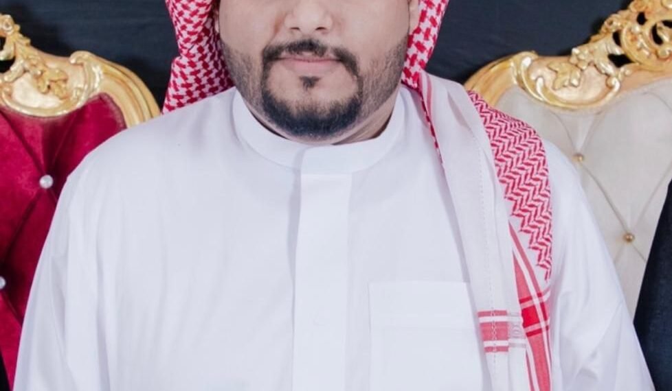 وائل القوزي.. رحلة إبداعية تجمع بين التصميم الاحترافي والتصوير وصناعة العدسات الرقمية